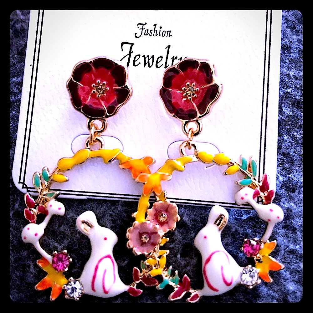 Adorable enamel dangle earrings with bunnies!